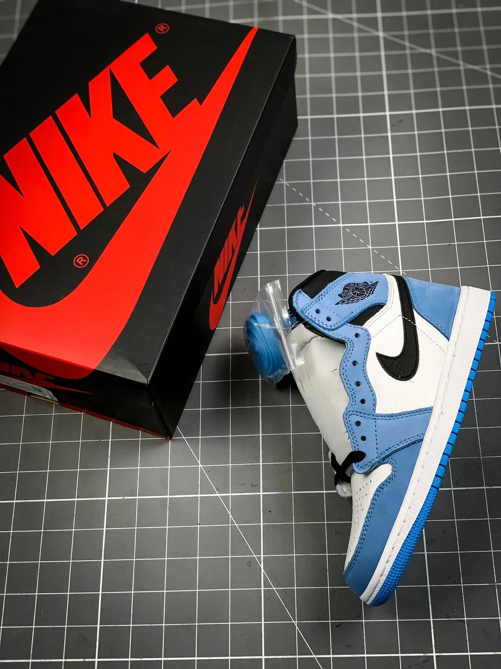 AIR JORDAN 1 HIGH
