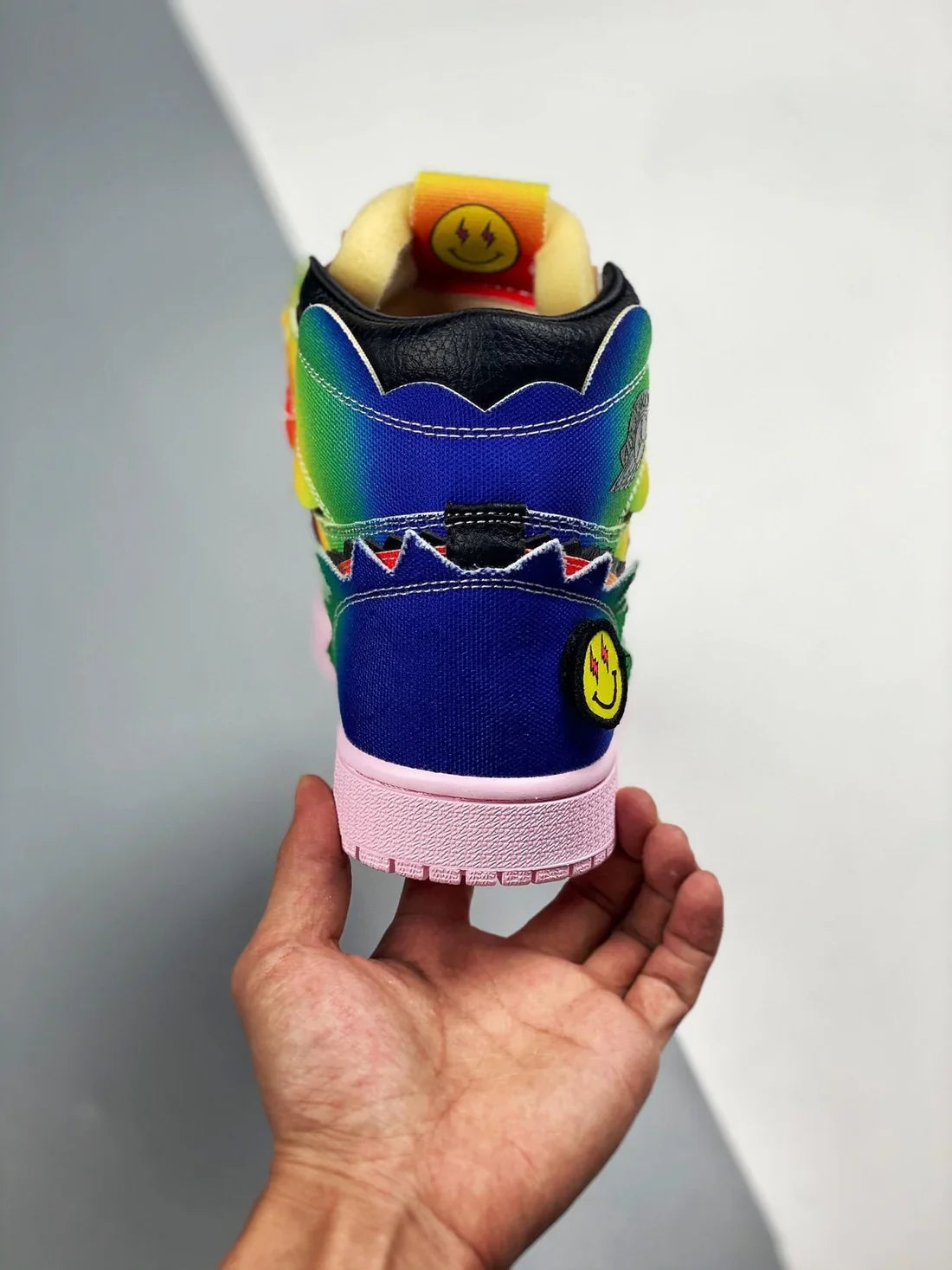 AIR JORDAN 1 MID
