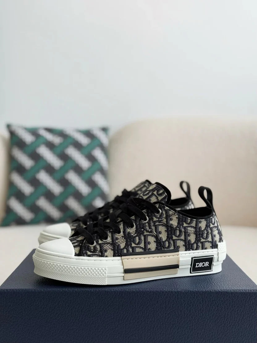 DIOR SNEAKER